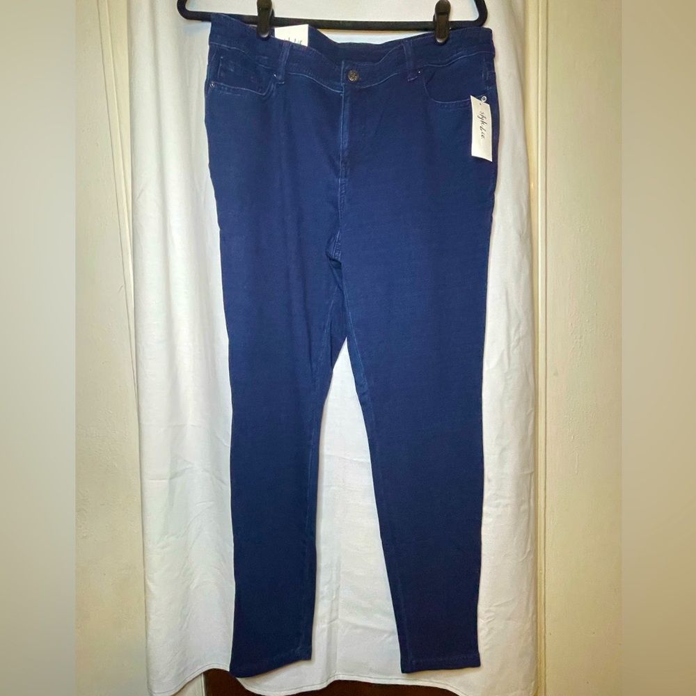 NWT Style & Co. Galaxy Wash Blue Ultra Skinny Mid Rise Ponte Pants Size 12